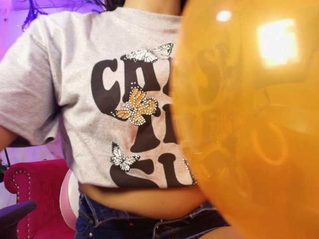 Maddie-T18 live cam on BongaCams