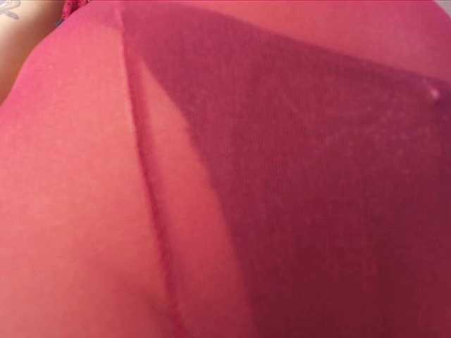 Maddie-T18 live cam on BongaCams