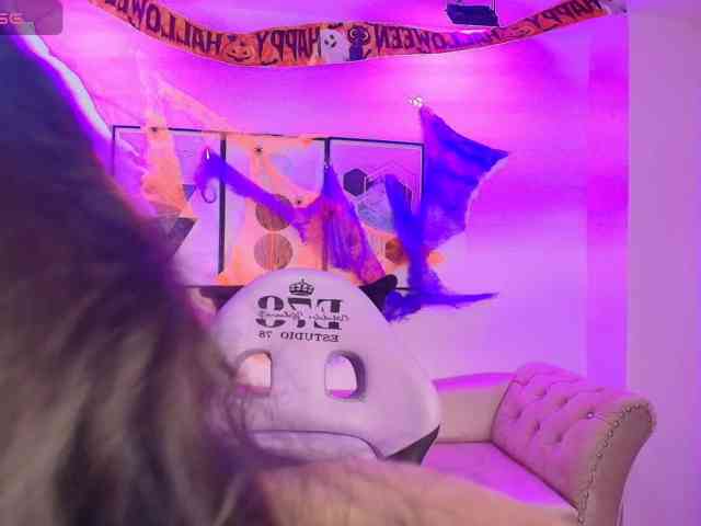Maddie-T18 webcam