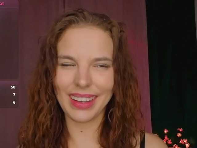 PollyHiller, en vivo ahora en BongaCams