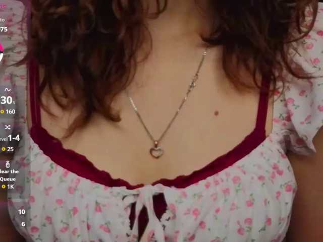 PollyHiller live cam preview