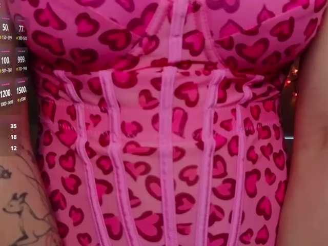 PollyHiller live cam on BongaCams