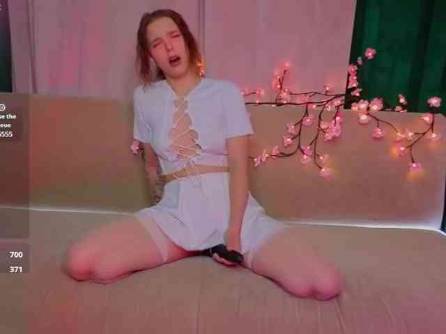 Model: PollyHiller