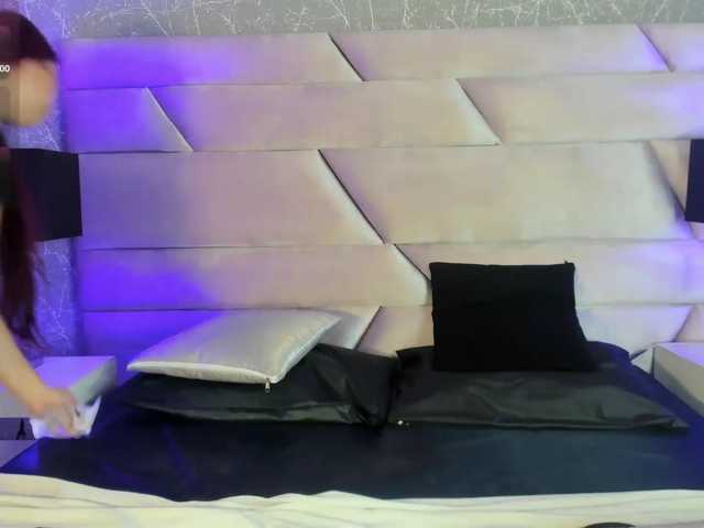 MiiaMonroee live cam on BongaCams