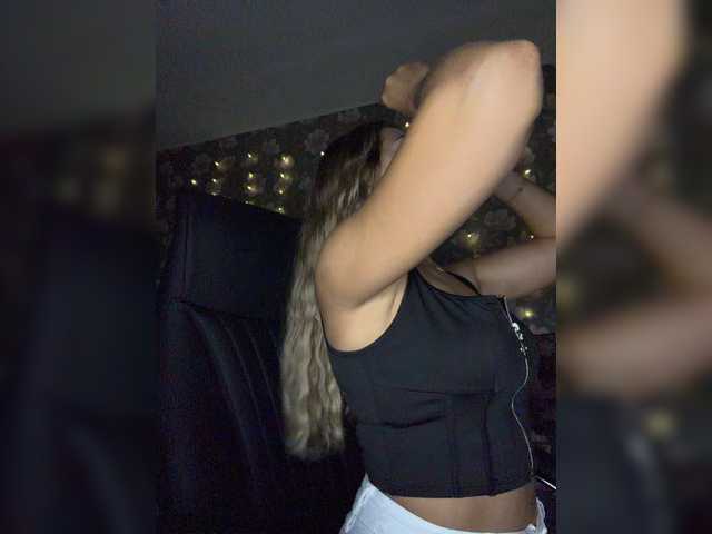 ValeriA98 live cam on BongaCams