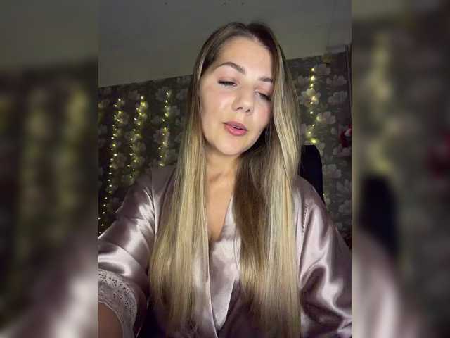 ValeriA98, live now on BongaCams