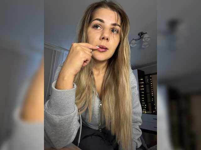 ValeriA98 webcam model