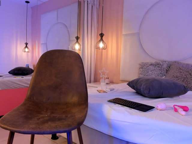 Valeriaa-Carteer live cam on BongaCams