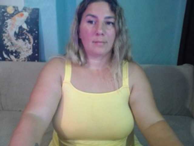MissDi96, en directo ahora en BongaCams