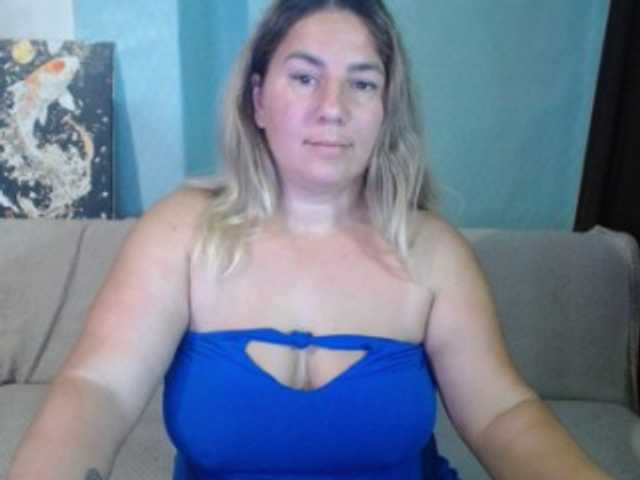MissDi96, en vivo ahora en BongaCams