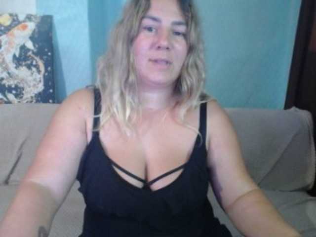 MissDi96, en vivo ahora en BongaCams