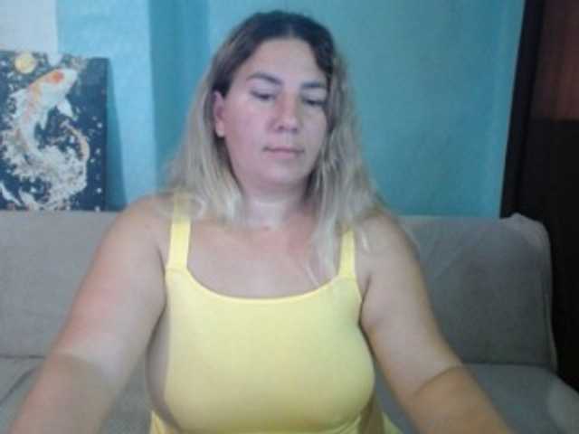 MissDi96, en vivo ahora en BongaCams