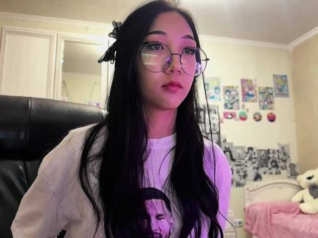 GlennaVandermeulen, live now on BongaCams