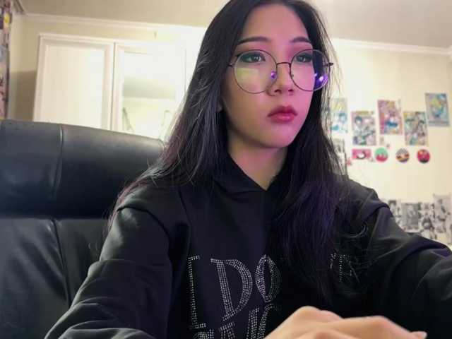 GlennaVandermeulen, live now on BongaCams