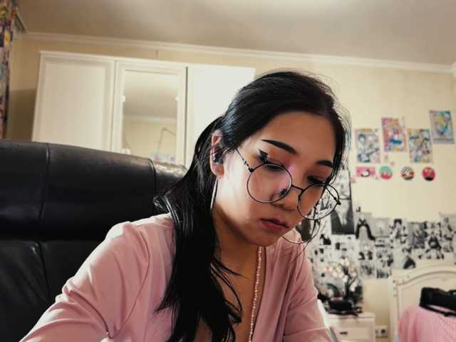 GlennaVandermeulen live cam on BongaCams