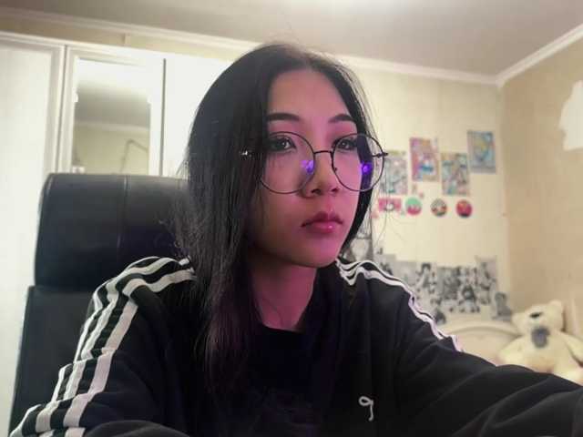 GlennaVandermeulen, live now on BongaCams