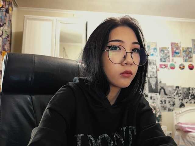 GlennaVandermeulen live cam on BongaCams