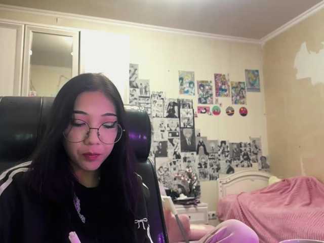 GlennaVandermeulen, live now on BongaCams