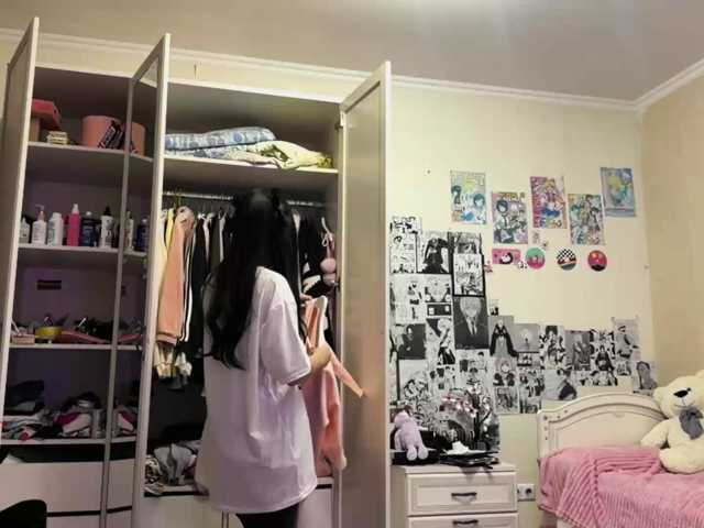 GlennaVandermeulen, live now on BongaCams