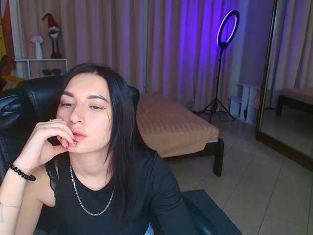 Mila-Vael webcam bongacams model stream image