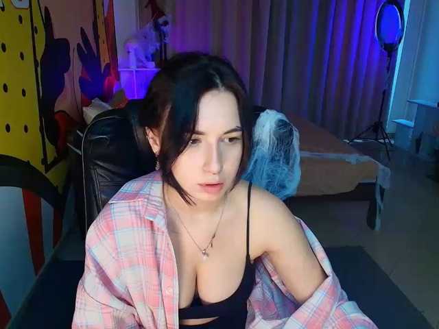 Mila-vael live cam