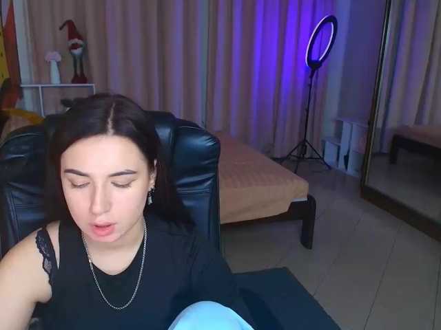 Mila-Vael live cam preview