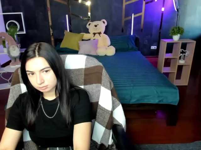 Mila-Vael live cam preview