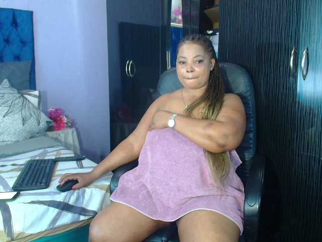Belinder002 live cam on BongaCams