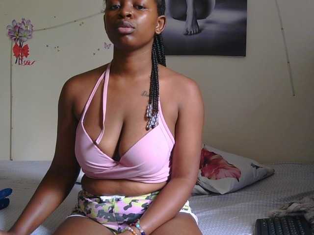 FuckMeeNow, live now on BongaCams