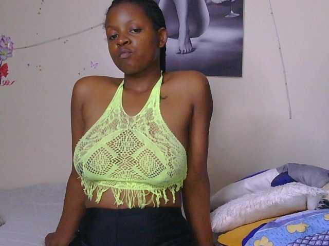 FuckMeeNow live cam on BongaCams
