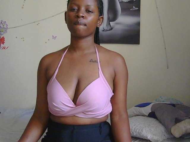 FuckMeeNow live cam on BongaCams