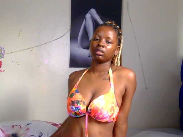 FuckMeeNow live cam on BongaCams
