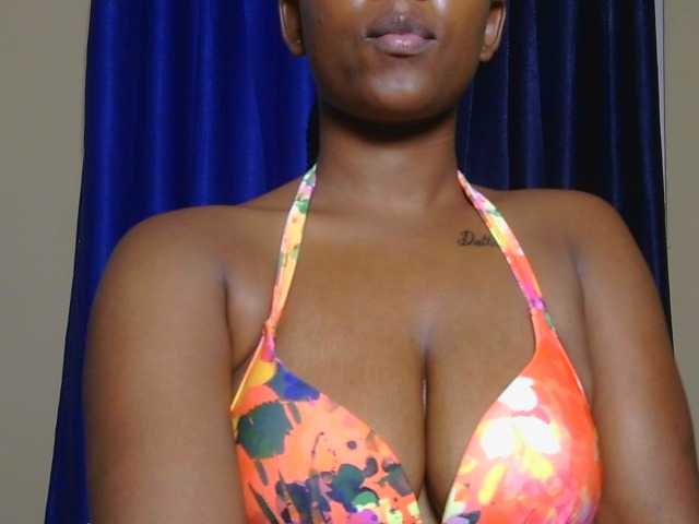 FuckMeeNow live cam on BongaCams