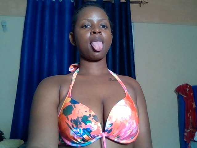 FuckMeeNow live cam on BongaCams