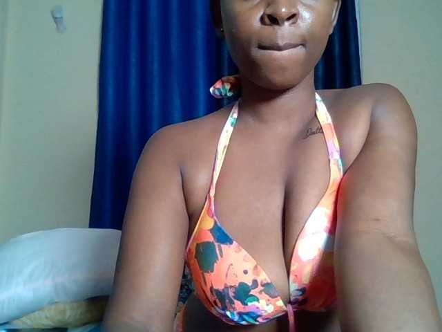 FuckMeeNow live cam on BongaCams