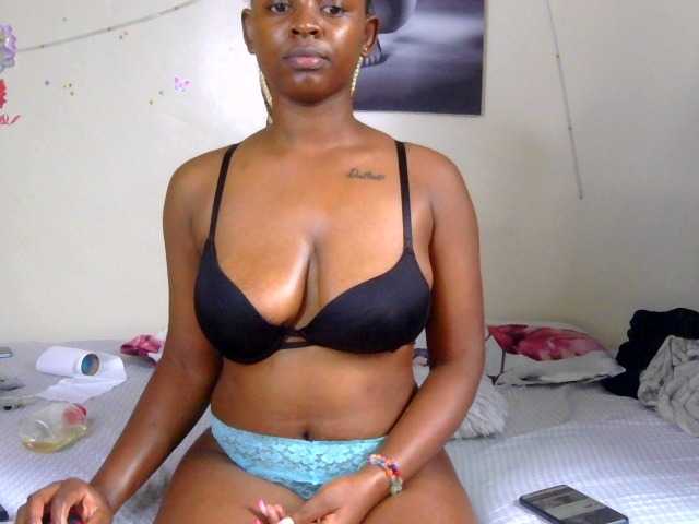 FuckMeeNow live cam on BongaCams
