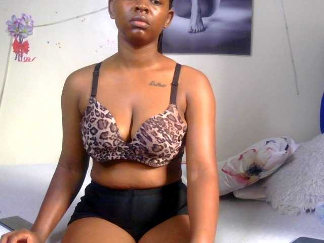 FuckMeeNow live cam on BongaCams