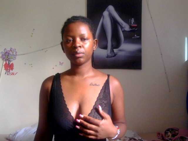 FuckMeeNow, live now on BongaCams