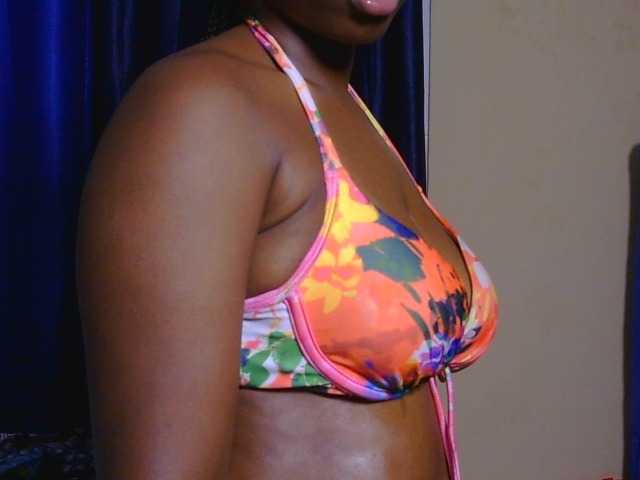 FuckMeeNow live cam on BongaCams