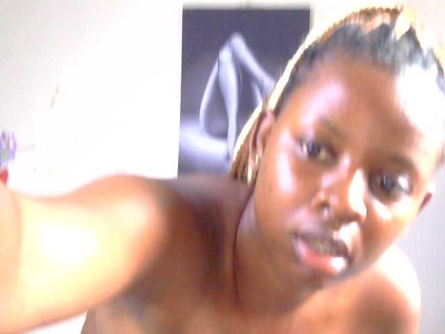 FuckMeeNow live cam on BongaCams