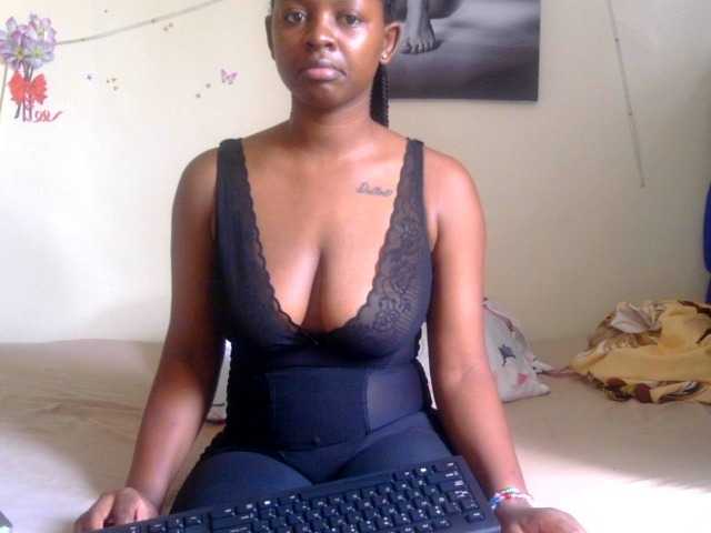 FuckMeeNow, en directo ahora en BongaCams