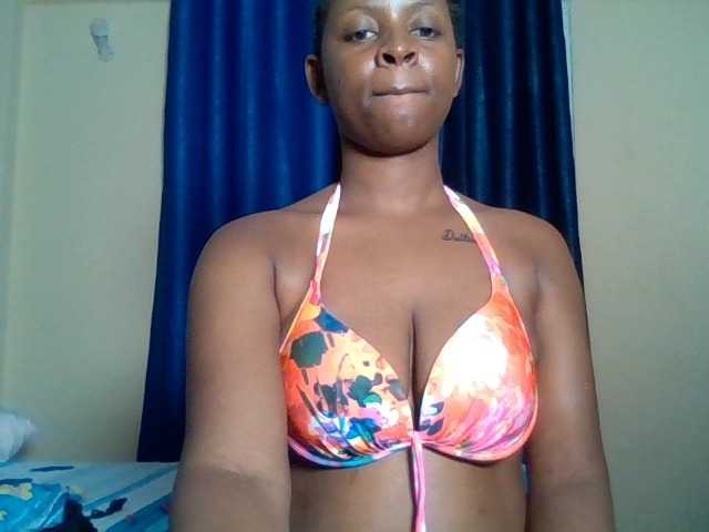 FuckMeeNow live cam on BongaCams