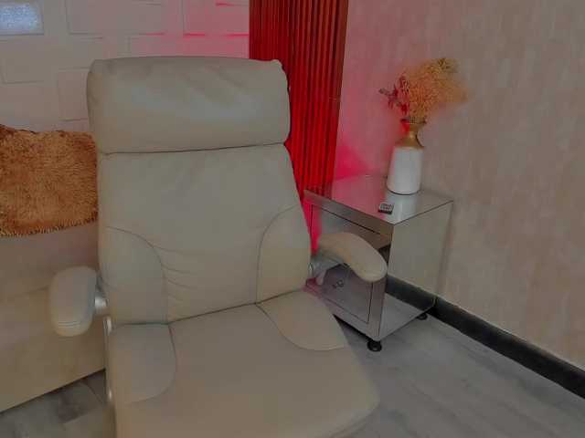 Maddyssonx live cam on BongaCams