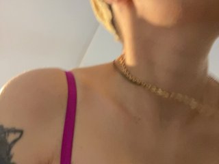 KiraSaint Porn Show