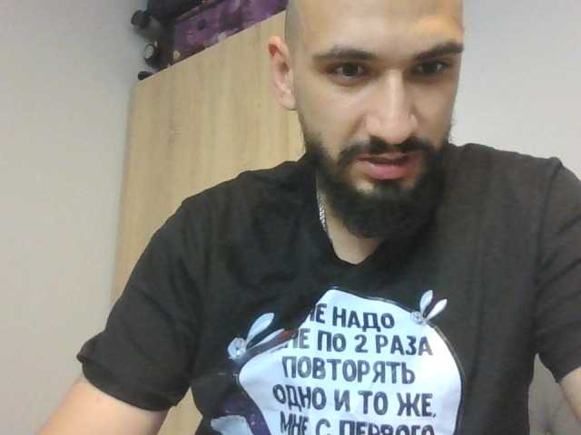 KiraSaint live cam on BongaCams