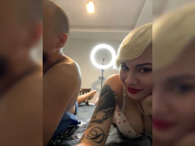 KiraSaint live cam on BongaCams
