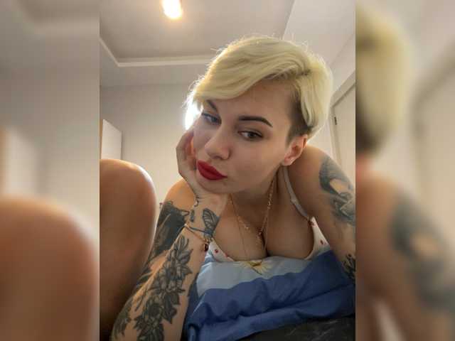 KiraSaint, modèle webcam