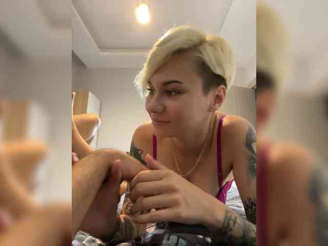 KiraSaint Live Webcam on BongaCams
