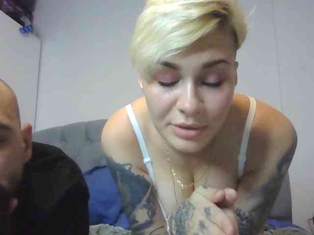 KiraSaint's webcam live show