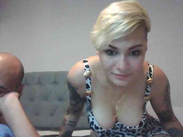 KiraSaint webcam